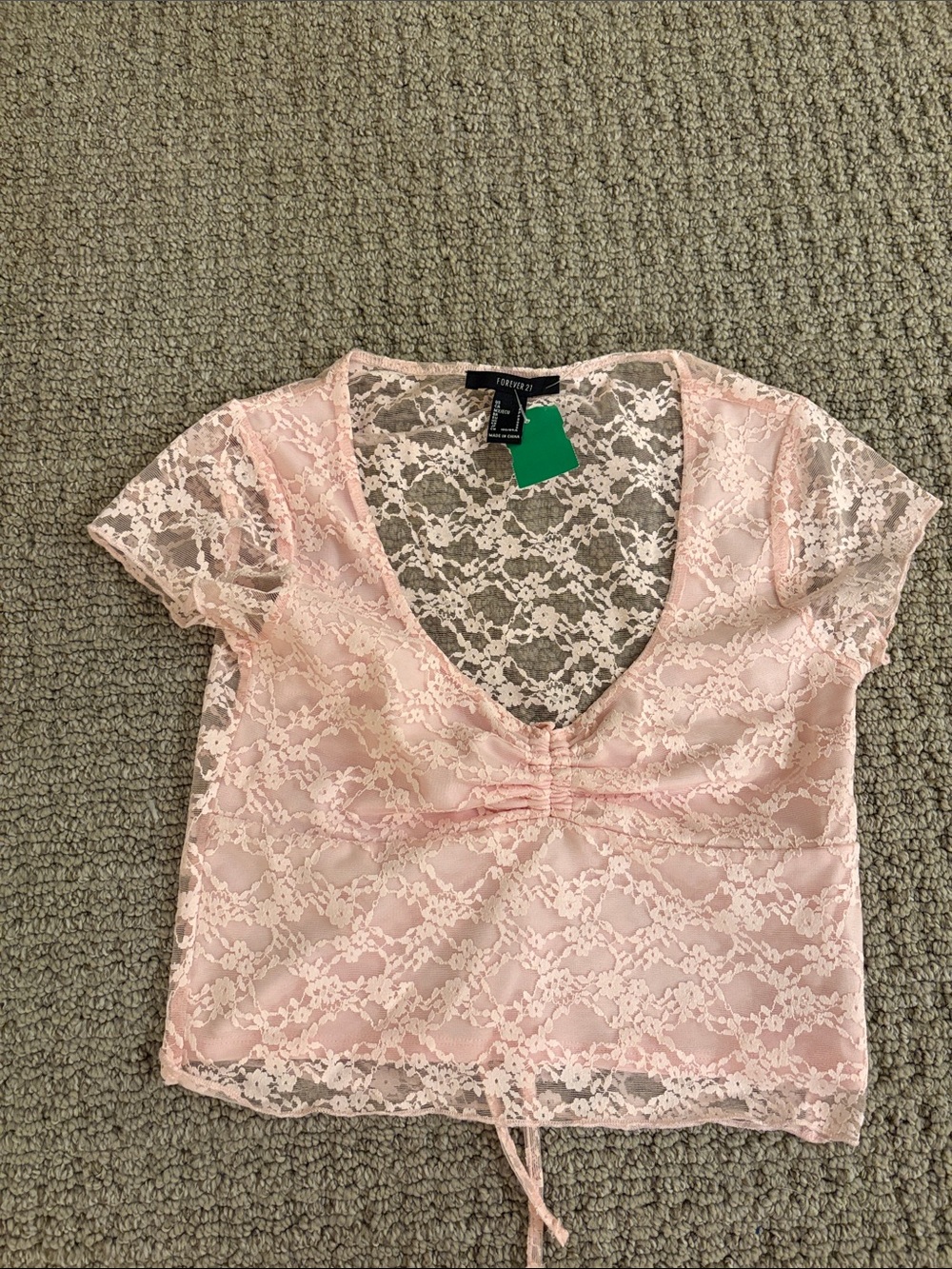 Forever 21 Light Pink Lace V-Neck Cropped Camisole